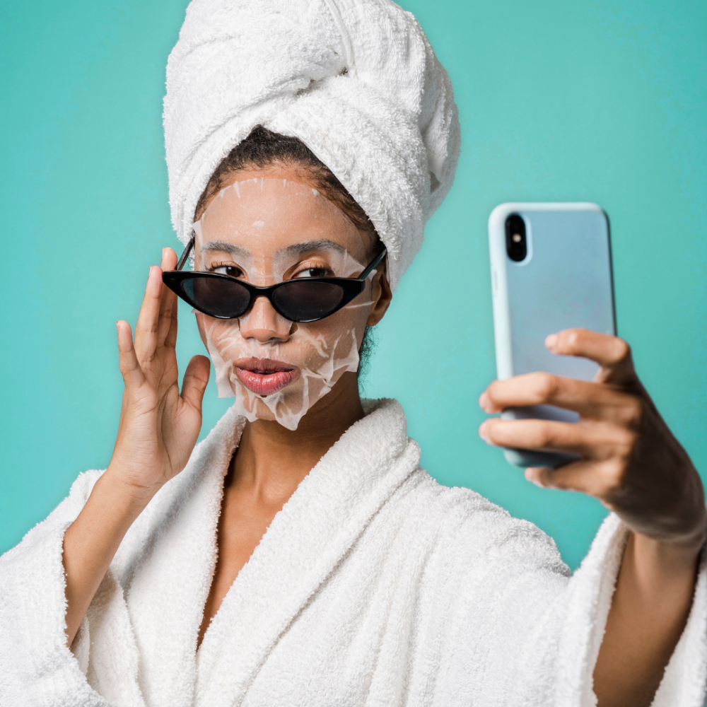 Fleeky Hyaloron Sheet Mask & Dermaroller